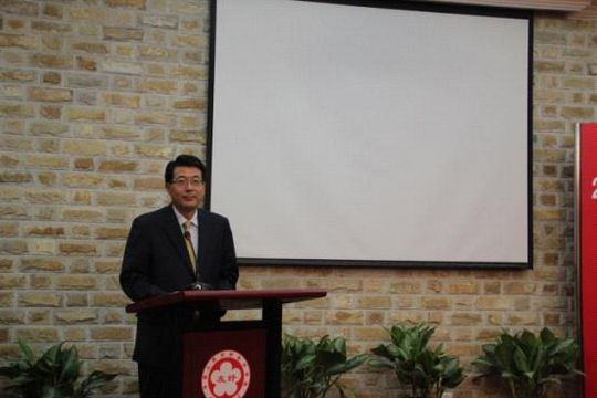 井顿泉副会长在发布会上致辞