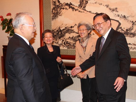 唐家璇会长欢迎米仓一行