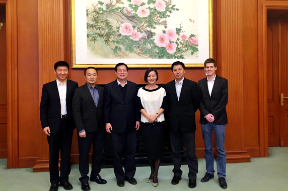 谢元副会长会见盛开国际体育公司董事长李红（右三）、嘉辰阳光国际体育文化有限公司总经理陈炜（左一）