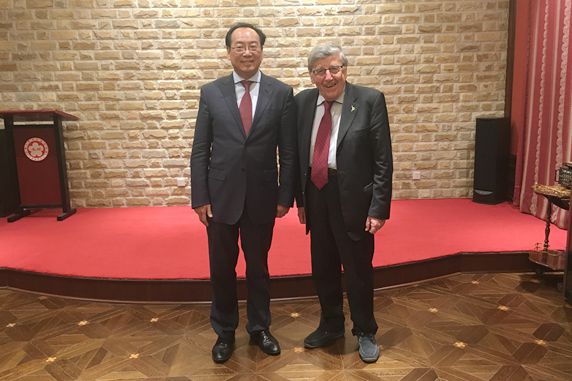 宋敬武副会长会见意大利前外交部长、意大利林格大学校长维琴佐·斯科提