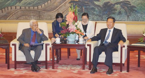 全国人大常委会副委员长张平会见佛得角前总统皮雷斯