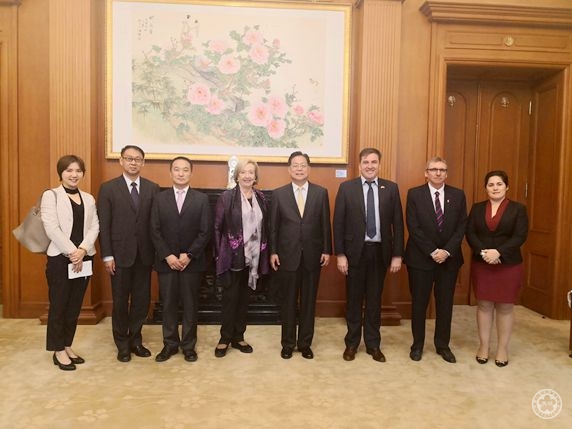 谢元副会长会见乌拉圭教育和文化部长