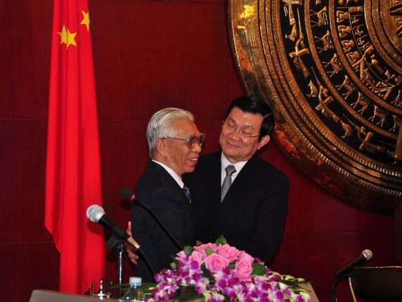 President Truong Tan Sang Shaking Hands with Ambassador Zhang Dewei