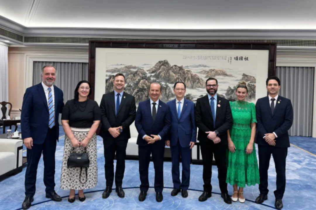 1752568306412056.png 1750919928171223.png