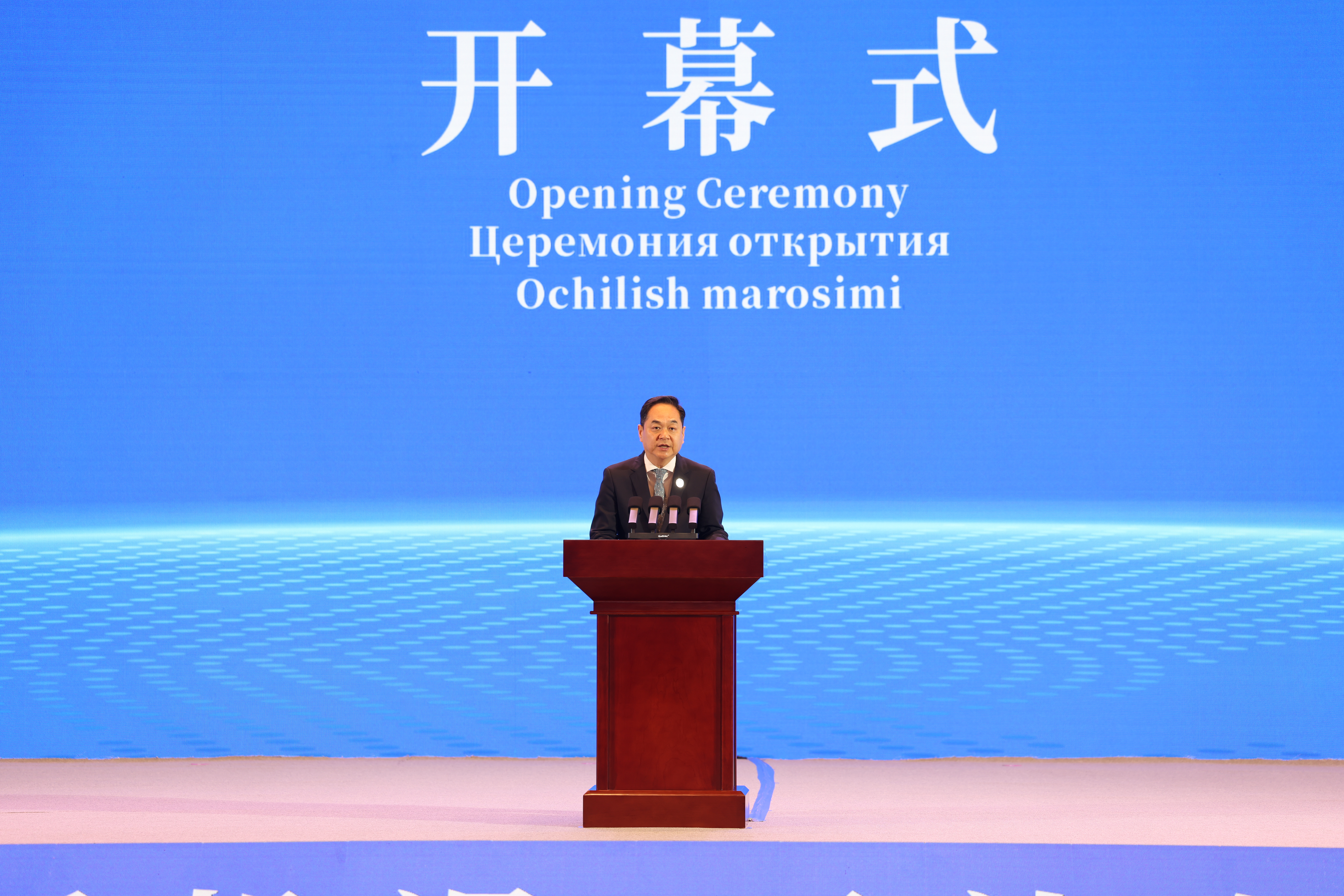 0522 乌 杨会长 微信图片_20260522092531_47_903.jpg