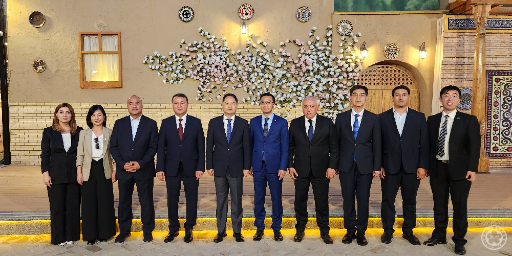 杨万明会长率团访问乌兹别克斯坦